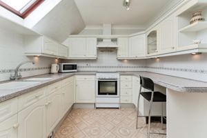 KITCHEN- click for photo gallery